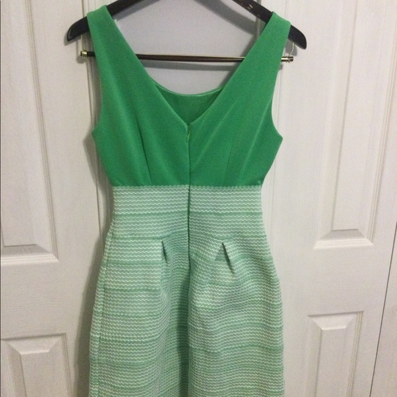 Green New York and Company size S dress - Picture 5 of 7